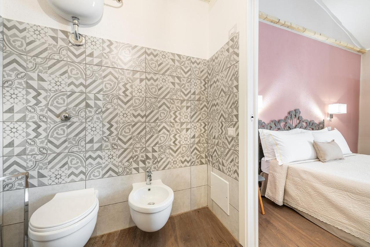 Promenade Boutique Rooms - City Centre Cagliari Exteriör bild