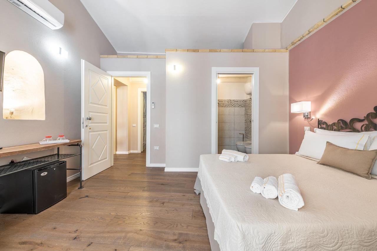 Promenade Boutique Rooms - City Centre Cagliari Exteriör bild