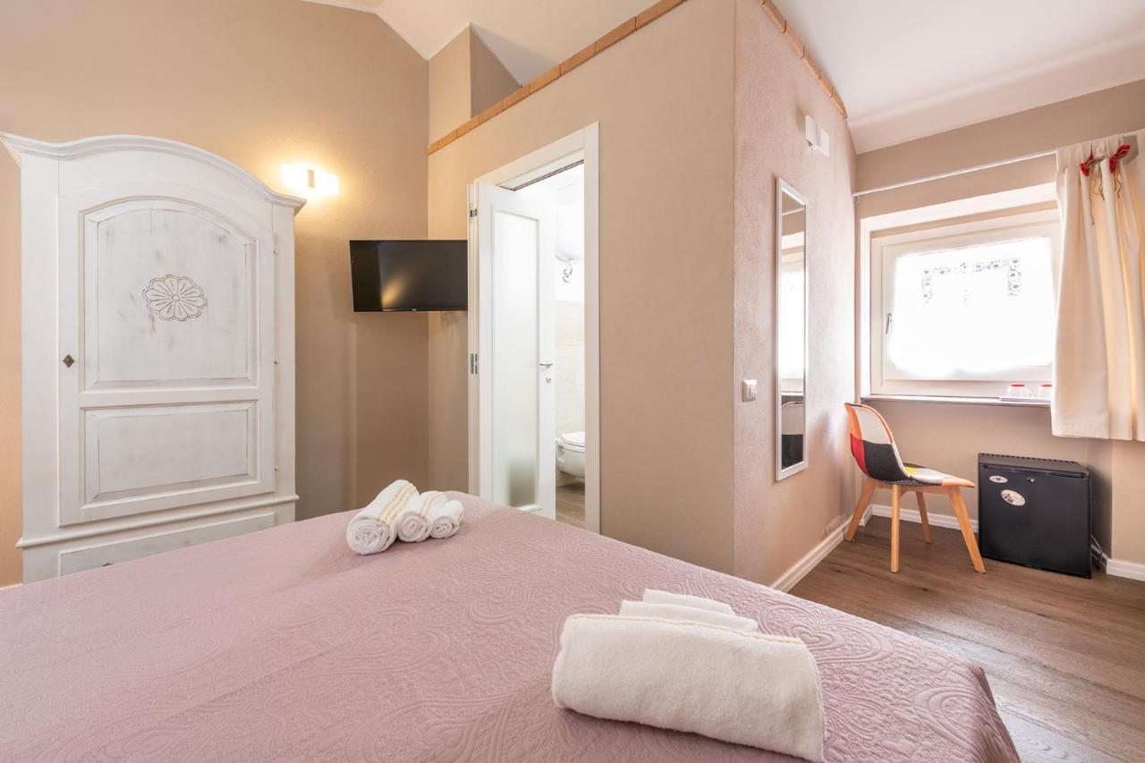 Promenade Boutique Rooms - City Centre Cagliari Exteriör bild